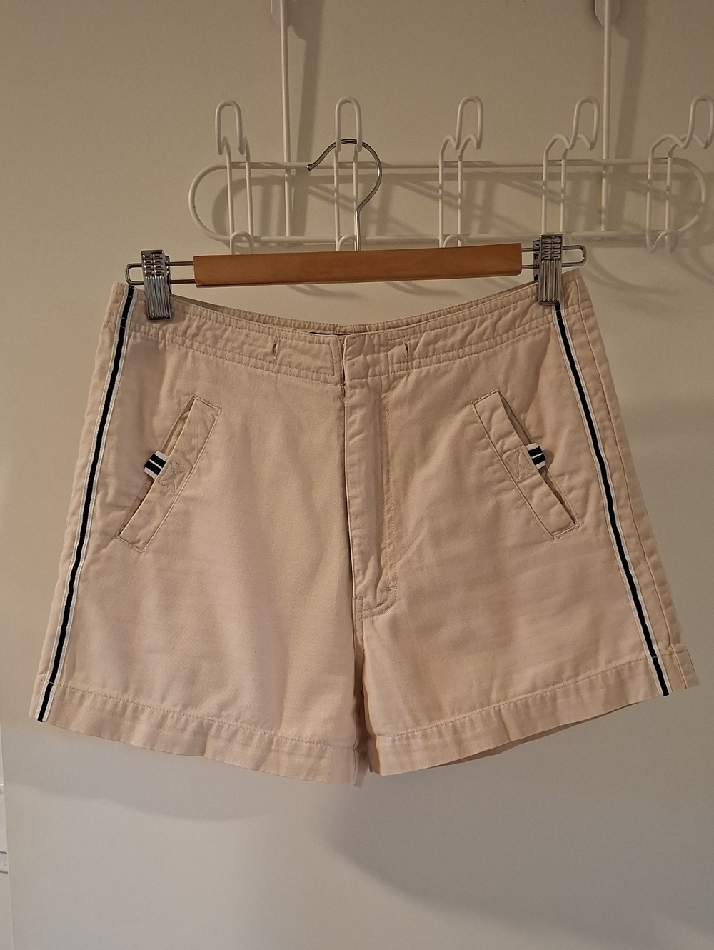 Beverly Hills 90210 Vintage Y2K Khaki Micro Shorts Cargo/Utility Pockets (US 28)